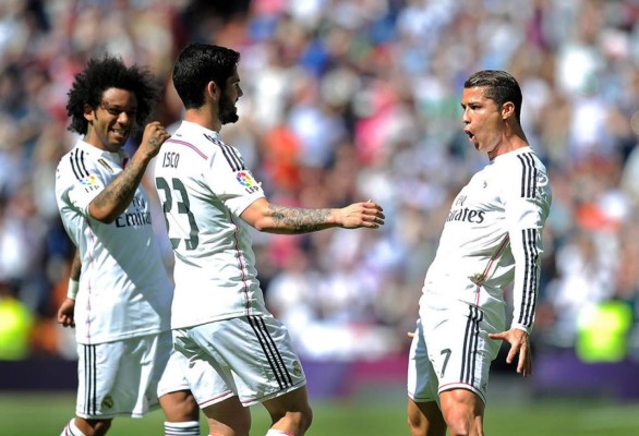 Real Madrid goleó al Eibar y no pierde de vista el liderato