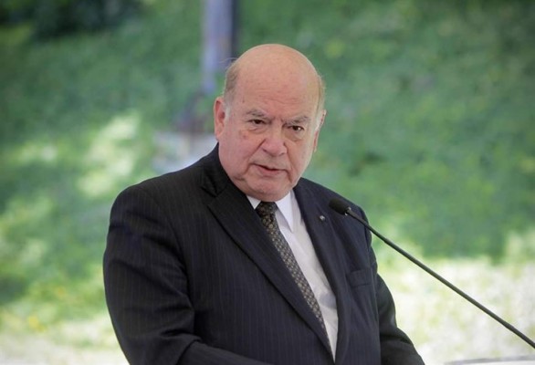 Insulza anuncia su disposición a ser candidato presidencial en Chile