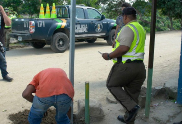 Continúan trabajos de señalización en calle, avenidas y bulevares de San Pedro Sula