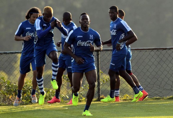 Honduras volvió a los trabajos con la mente en el milagro ante Suiza