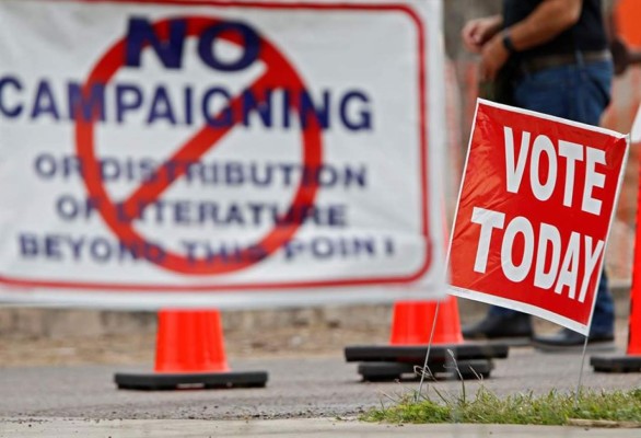 Catorce estados estadounidenses celebran votaciones en el supermartes