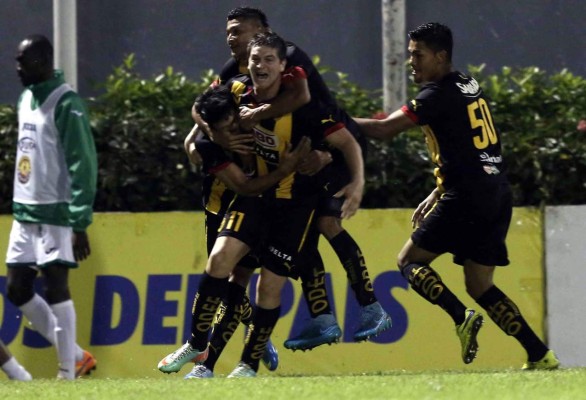 Real España vence al Marathón en un deslucido clásico