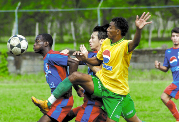 Olimpia, el único que toma ventaja en Segunda