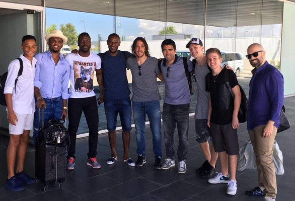 Ex-futbolistas del Barcelona salen de Turquía tras susto