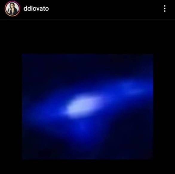 Demi posteó esta evidencia en su cuenta de Instagram seguido de este mensaje: 'Si logramos que el 1% de la población medite y establezca contacto, obligaríamos a nuestros gobiernos a reconocer la verdad sobre la vida extraterrestre entre nosotros y cambiar nuestros hábitos destructivos que destruyen nuestro planeta'.<br/><br/>Demi Lovato confesó estar en contacto con el doctor Steven M. Greer quien es el fundador de las organizaciones ufológicas Centro para el Estudio de Inteligencia Extraterrestre de EEUU. <br/>