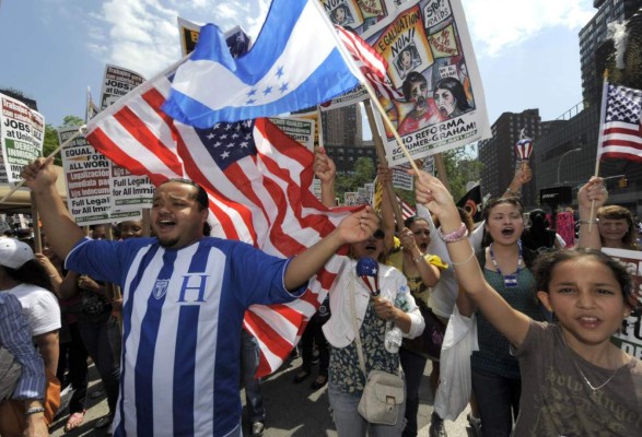 Estos son los apellidos latinos que más crecen en EUA