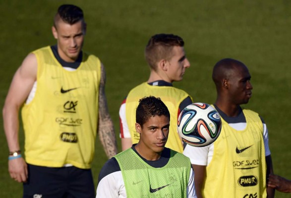 Francia prepara su estrategia a puertas cerradas