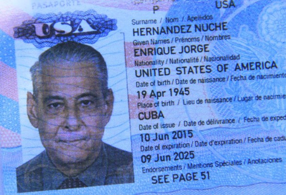 Muere norteamericano que viajaba en taxi incendiado