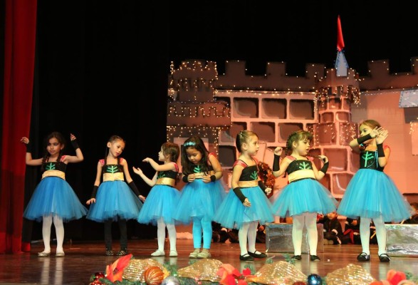 La Navidad envuelve a la escuela Del Valle