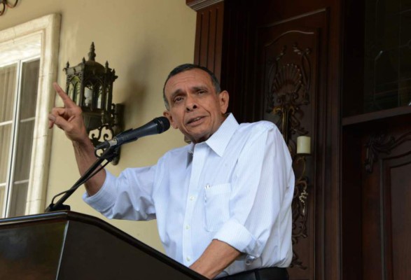 Porfirio 'Pepe' Lobo desmiente viaje a EUA y celebra el Día del Padre en Honduras