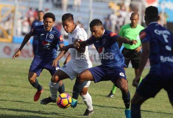 El Olimpia le gana el clásico al Motagua en el debut de Nahún Espinoza