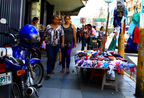 Vendedores se toman de nuevo tercera avenida de San Pedro Sula