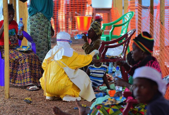 Enfermos de ébola se escapan de hospital en Liberia
