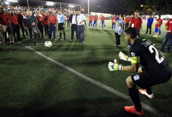 Don Emilio Larach recibió un merecido homenaje