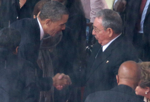 Apretón de manos entre Obama y Castro causa esperanza en Cuba