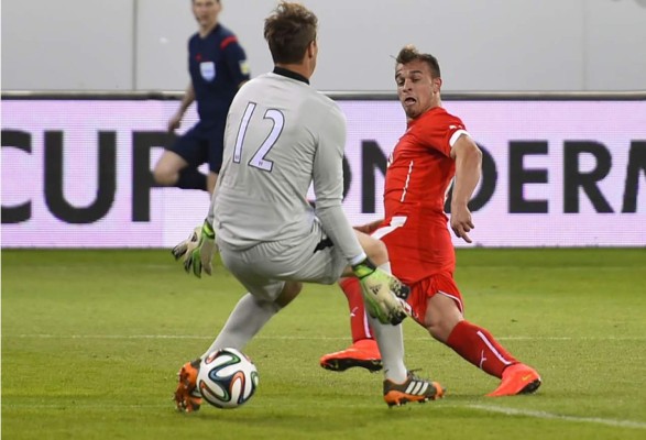 Suiza se impone a Perú pero sigue sin destilar buenas sensaciones