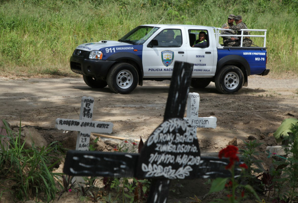 Pandilleros lo matan cuando excavaba tumba de su hermano