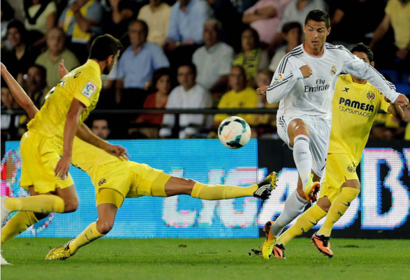 Real Madrid cede un empate en el debut de Bale