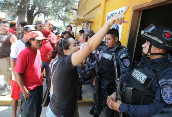 Parientes y vecinos de joven asesinado por policía exigen justicia