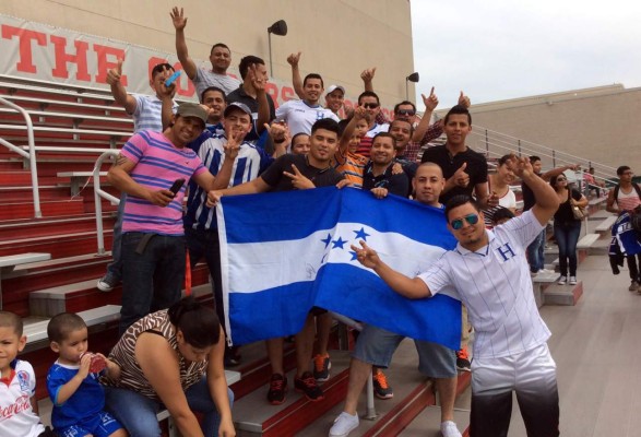 Afición catracha cobija a la Selección de Honduras en Houston