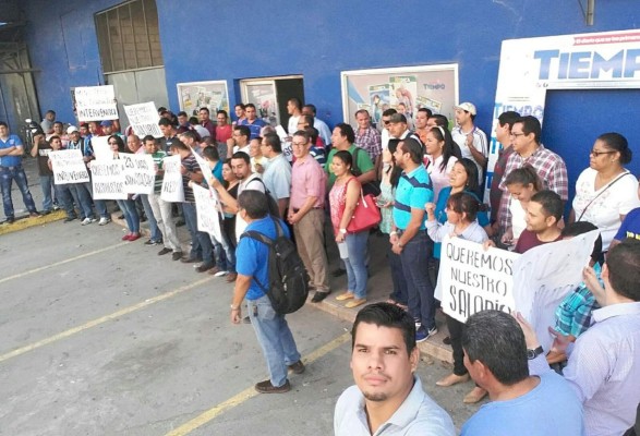 Empleados de diario Tiempo piden la intervensión del ministro del Trabajo.