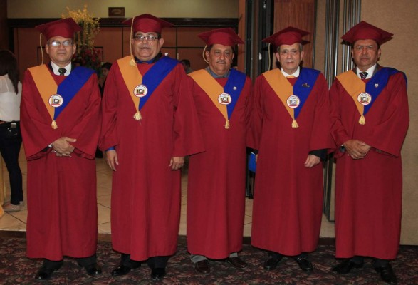 Universidad Cristiana de Honduras gradúa 59 nuevos profesionales