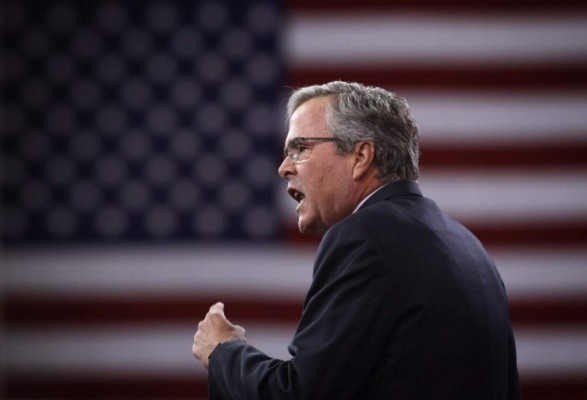 Hillary acusa a Jeb Bush de ofender a hijos de indocumentados