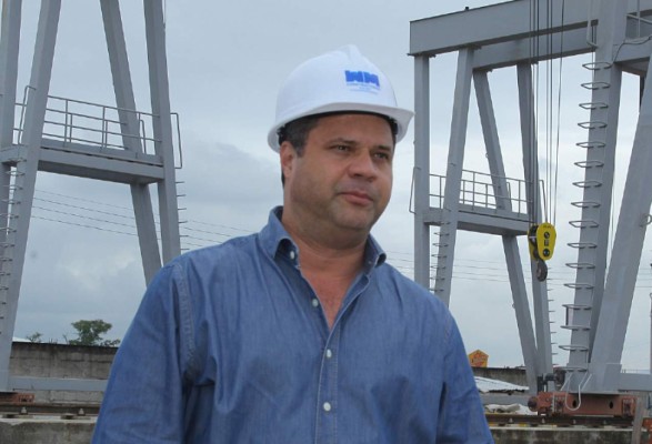 William Hall: 'Queremos contar con la experiencia de los inmigrantes'