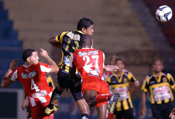 El Vida perdona al Real España y es colista