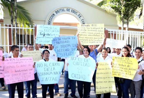 Educación decide no cerrar jornada nocturna del Intae