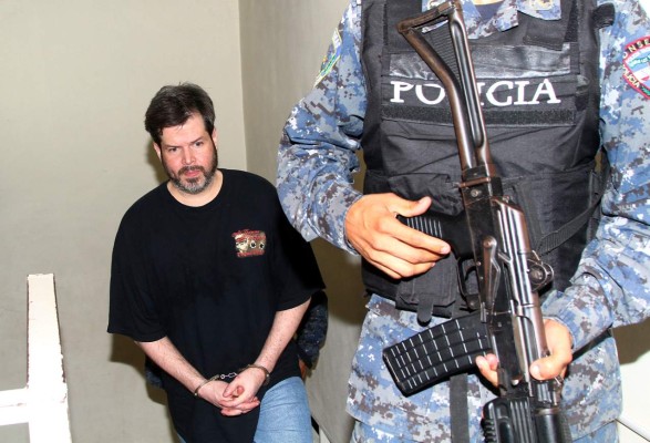 Fiscalía presenta a testigo y 40 pruebas contra Carlos Yacamán