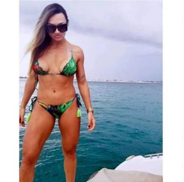 La peleadora de MMA luce su cuerpazo en su cuenta de Instagram.