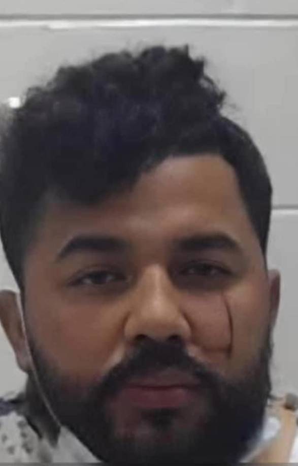 En el auto viajaban <b>cuatro personas</b>, quienes inicialmente parecían víctimas de un accidente vial.