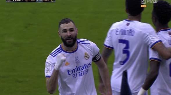 El gol de Benzema en el Real Madrid - Barcelona por la Supercopa