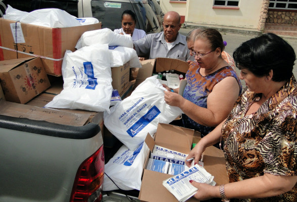 Donan medicamentos para remediar crisis