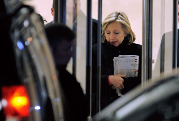 Clinton abandona hospital