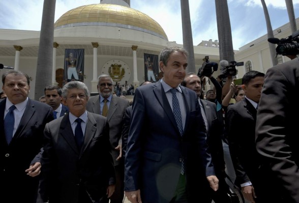 Comisión internacional liderará diálogo ante crisis en Venezuela   