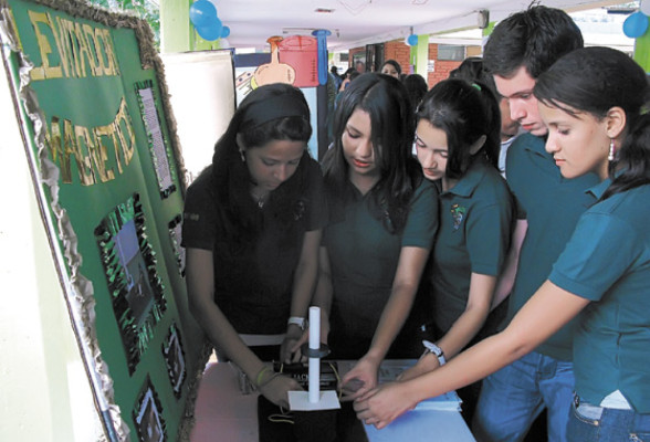 Muestra de ingenio estudiantil en Feria