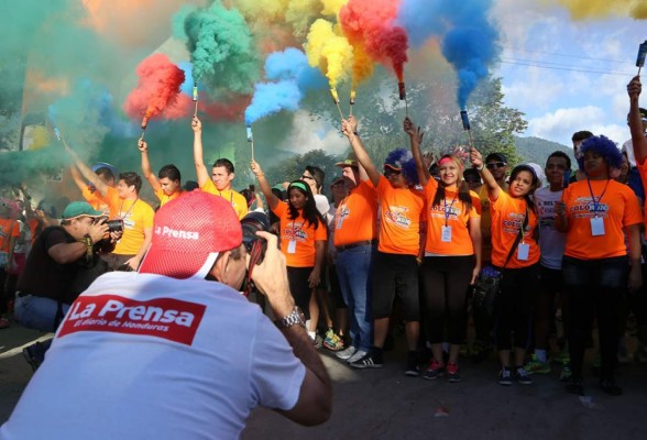 Colorun: Un éxito el día más colorido del año en Honduras