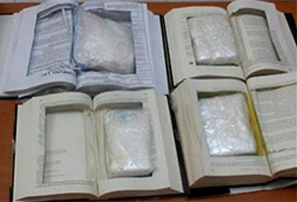 Hallan en Bogotá 36 kilos de coca en remesas de biblias que iban para México