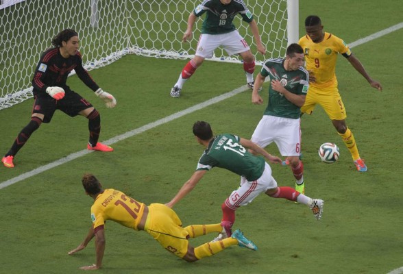 México se estrena en el Mundial con una victoria sobre Camerún