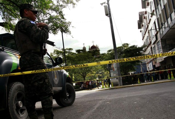 Policías municipales huyeron cuando mataban a cambista cerca de la alcaldía
