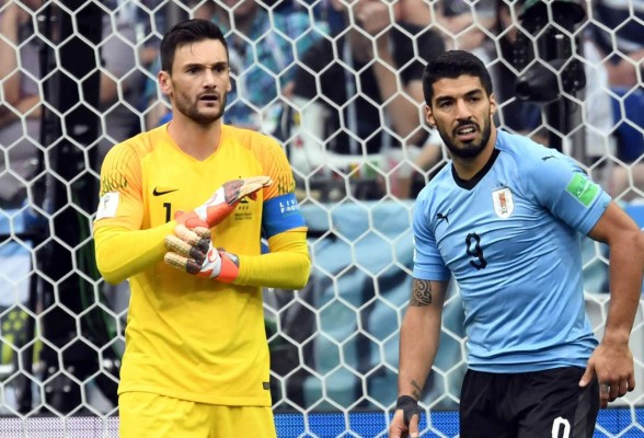 El desagradable momento que vivió Hugo Lloris en pleno partido ante Uruguay