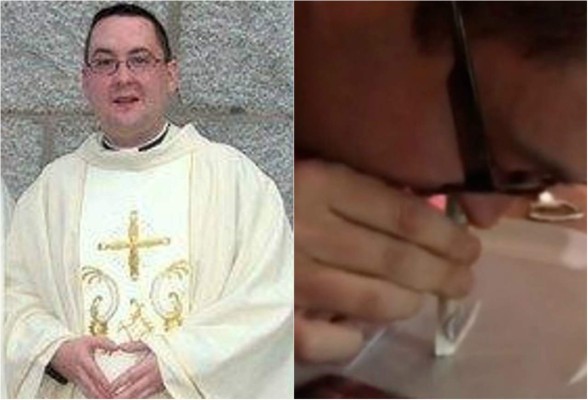 Graban a sacerdote aspirando cocaína en fiesta nazi
