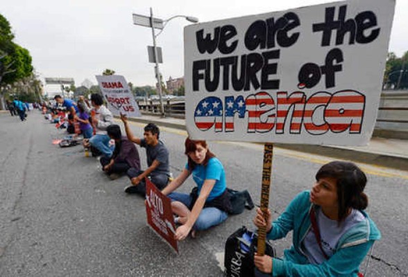 Carlos Slim insta a indocumentados a trabajar en EUA