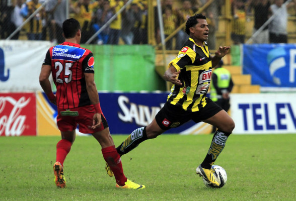 Real España doblega al Deportes Savio en el debut de Costly