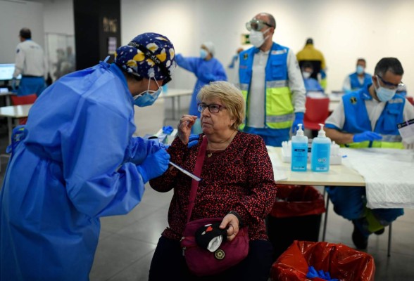 Europa endurece restricciones para intentar frenar la pandemia