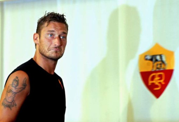 Totti anuncia su retirada oficial de la selección nacional italiana