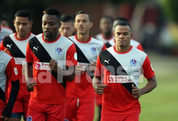 Diego Reyes y Rony Martínez ya entrenan con el Olimpia
