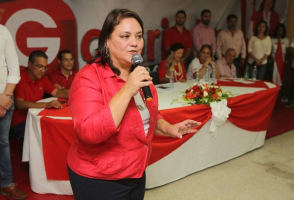 Gabriela Núñez acepta resultados de las primarias